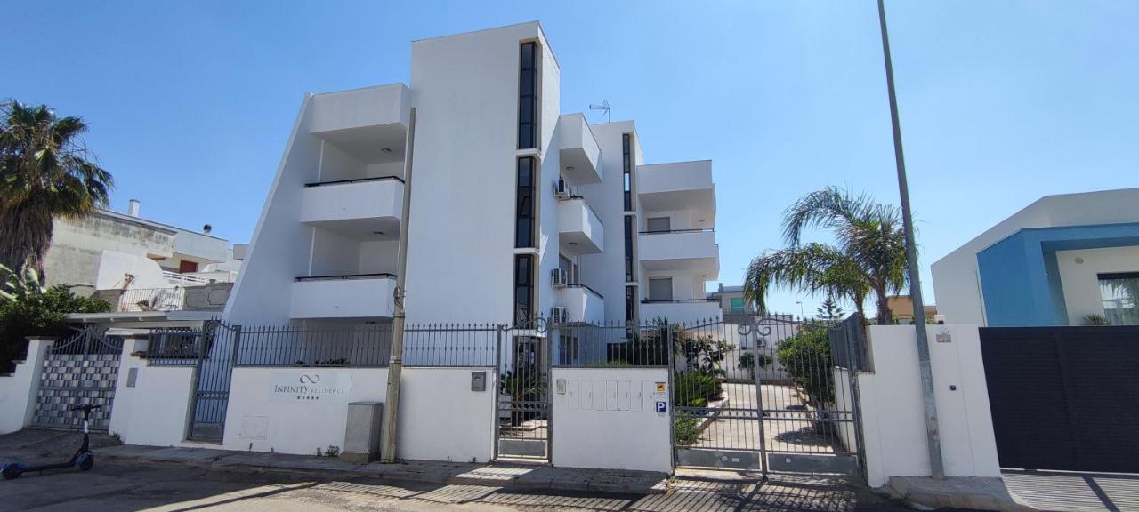 Infinity Residence Con Parcheggio Porto Cesareo Exteriör bild